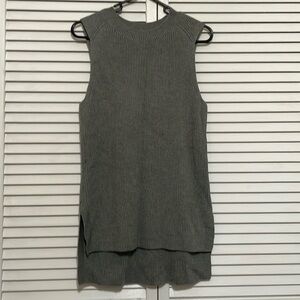 Bass Medium Sweater Top